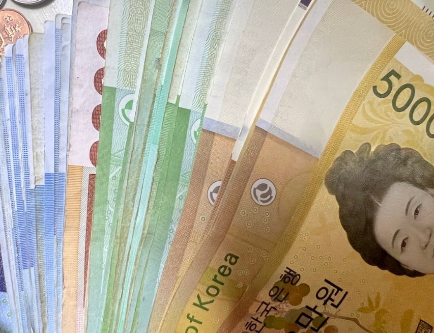 행복을 위해서는 돈 이외 필요한 요소가 많습니다